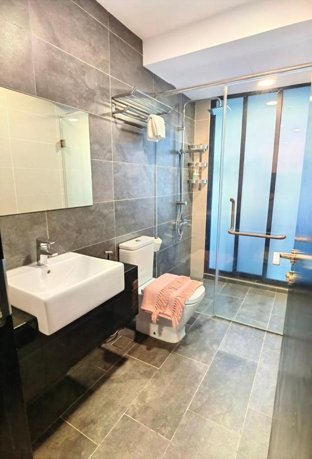 1913 Almas 2queen Bed 4pax!netflix By Apartment *